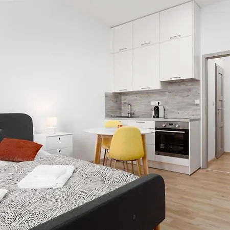 Apartment Quiet With Kitchen Near The Metro Prag