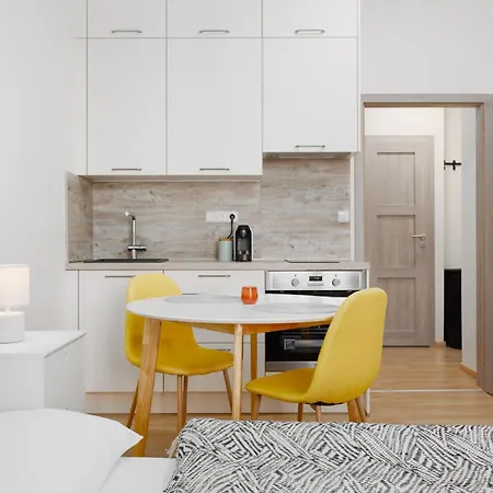 Apartment Quiet With Kitchen Near The Metro Prag