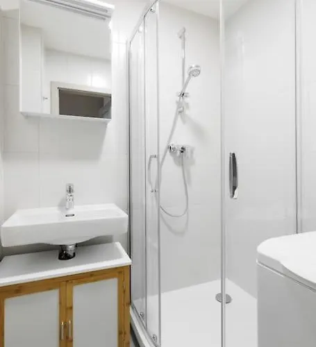 Appartement Quiet With Kitchen Near The Metro