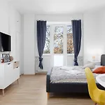 Apartment Quiet With Kitchen Near The Metro Prag