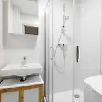 Quiet With Kitchen Near The Metro